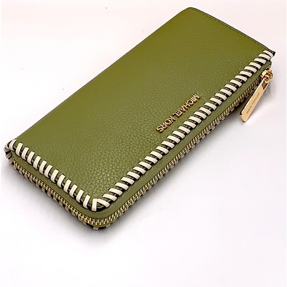 MICHAEL KORS JET SET TRAVEL LARGE THREE QUARTER ZIP WALLET LIGHT SAGE MULTI - Picture 3 of 16